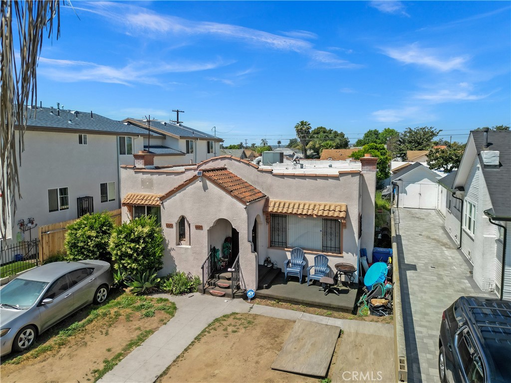 4227 Walton Avenue Property Photo 13