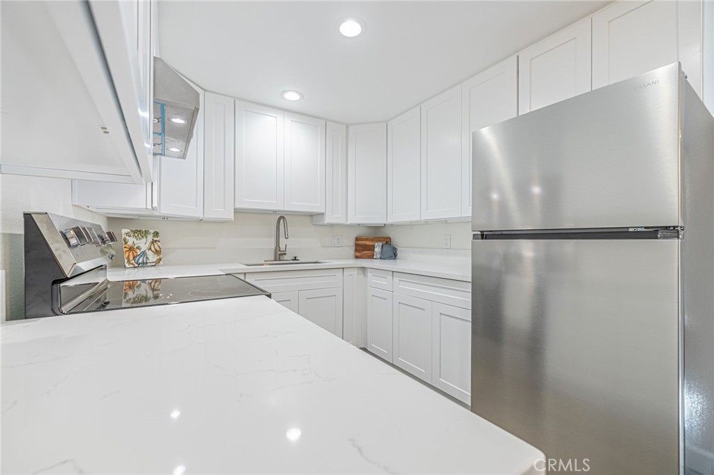 21329 Lake Shore Drive 35 Property Photo 12