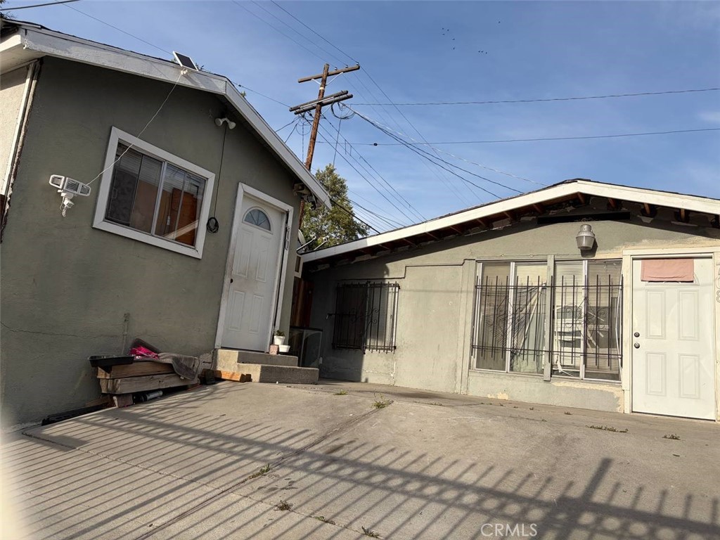 4917 Melrose Property Photo 5