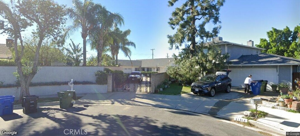 21310 Hiawatha Property Photo 1