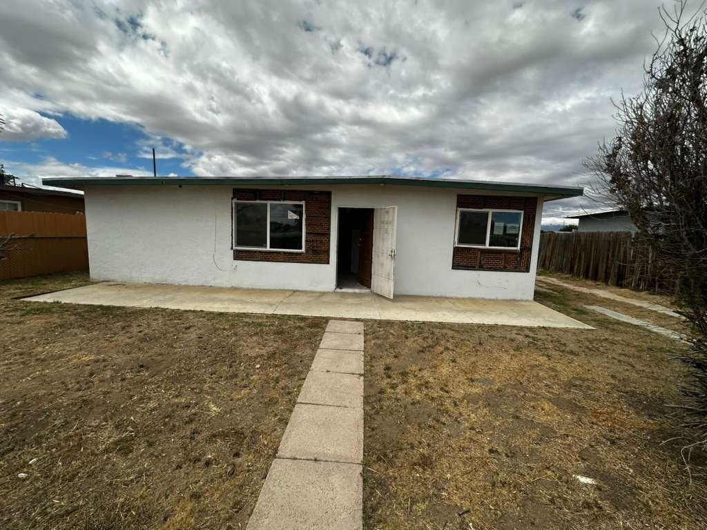 2859 Laurel Property Photo 3