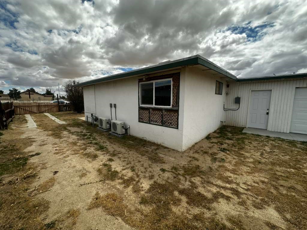 2859 Laurel Property Photo 23