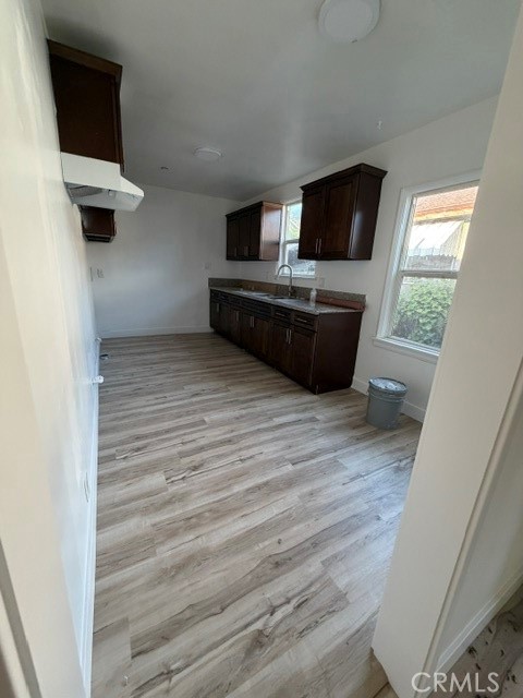 16817 1/2 Sherman Way Property Photo 4