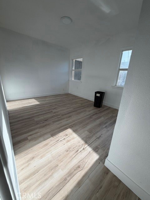 16817 1/2 Sherman Way Property Photo 5