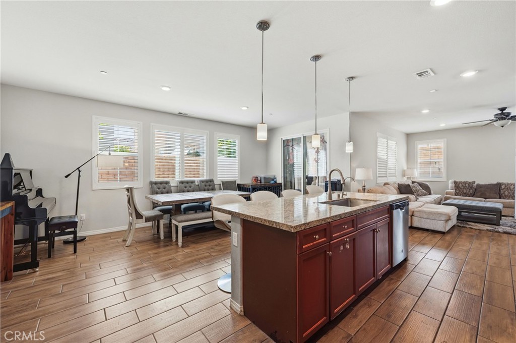24208 Via Perla Property Photo 7