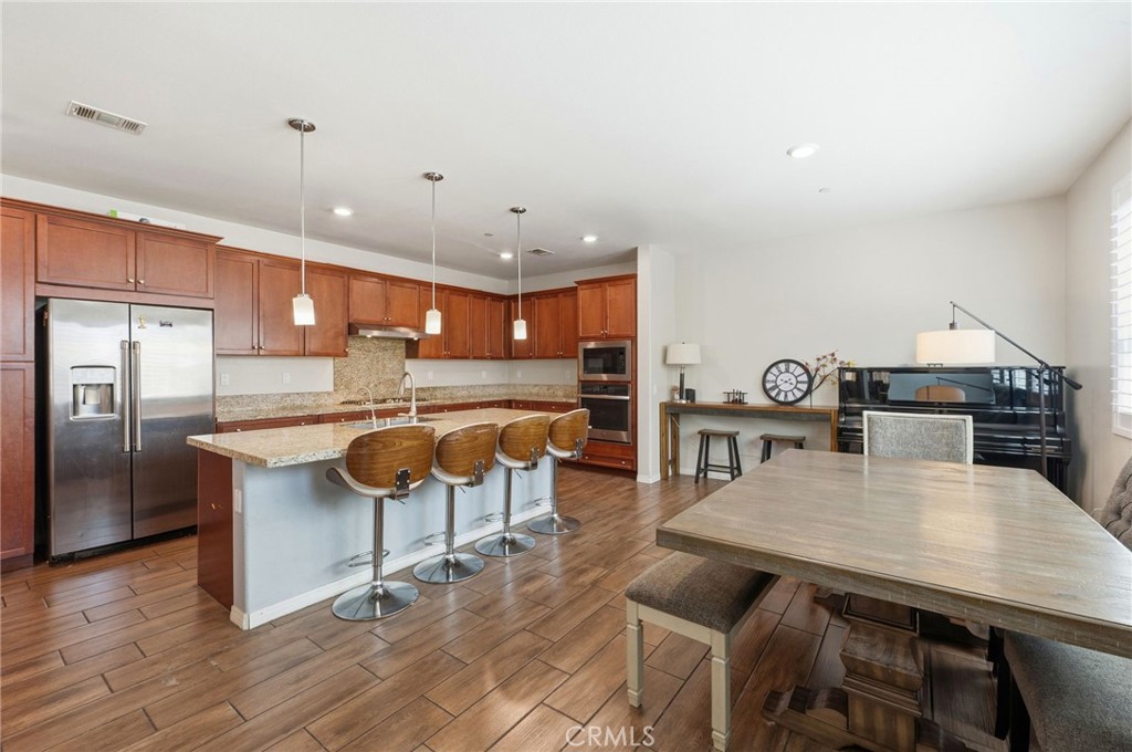 24208 Via Perla Property Photo 8