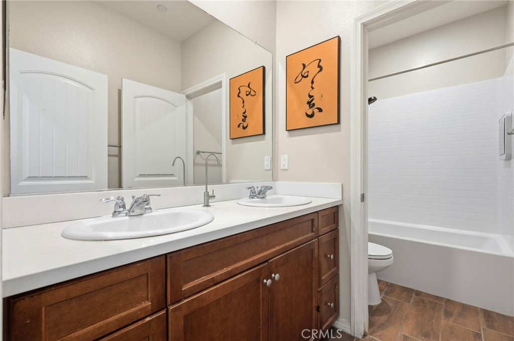 24208 Via Perla Property Photo 18