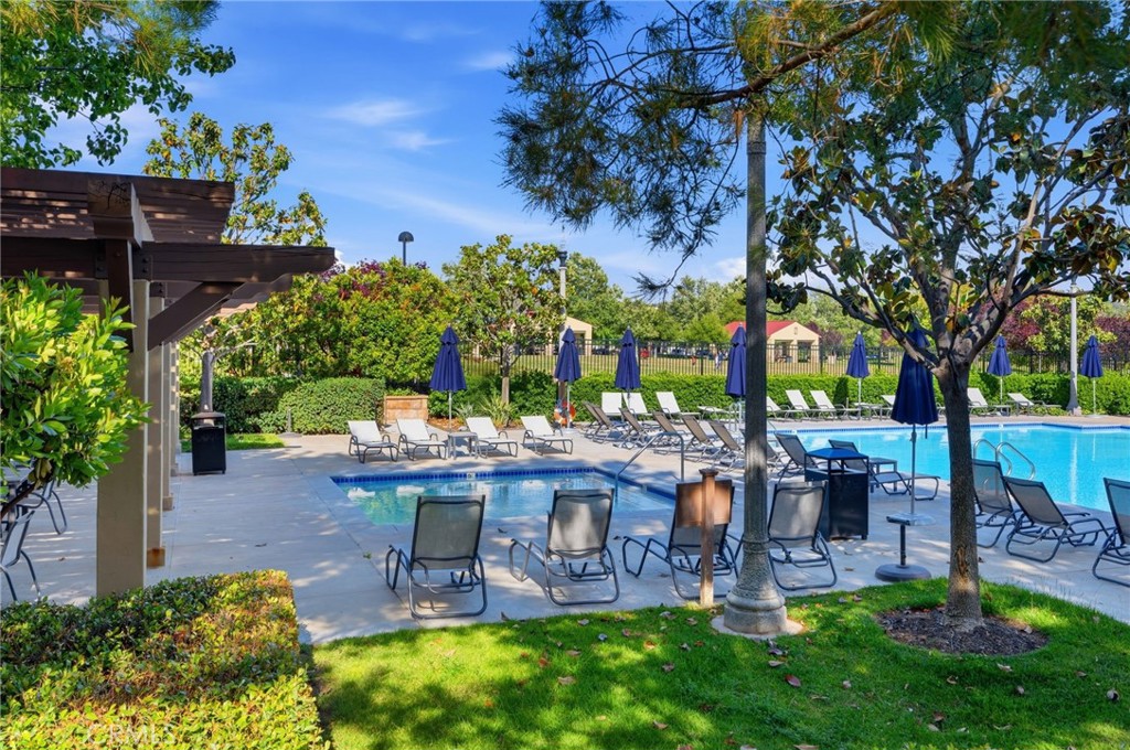 24208 Via Perla Property Photo 38