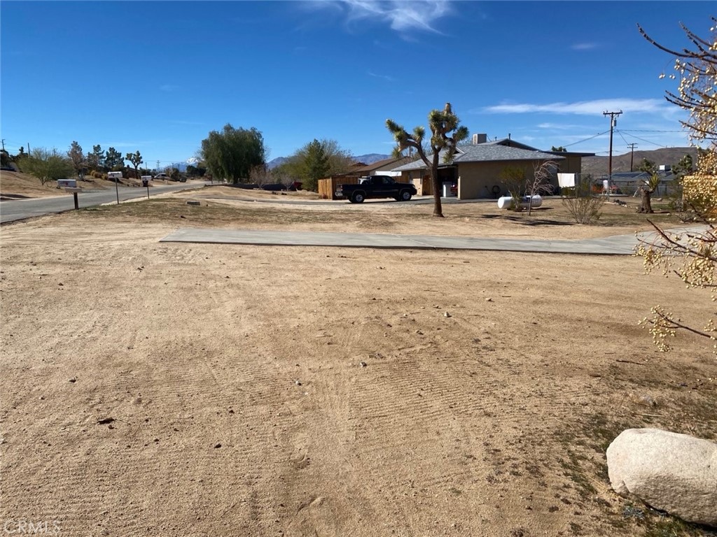 60450 Alta Mesa Drive Property Photo 6