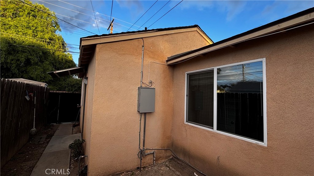 7922 Lindley Property Photo 1