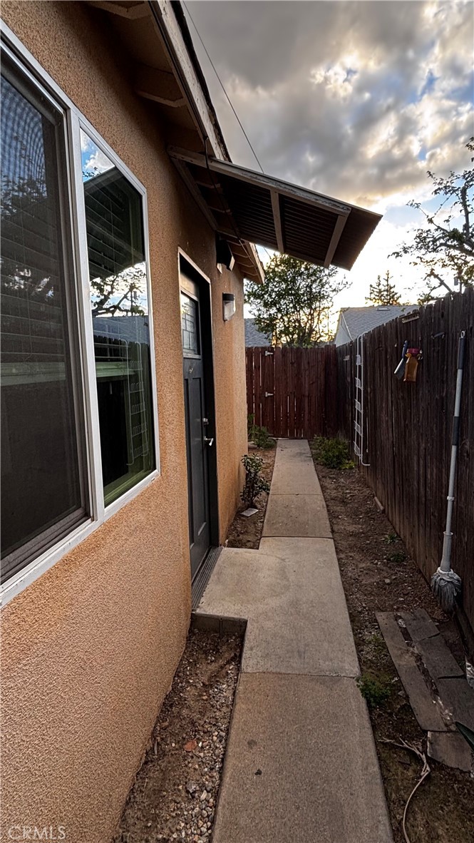 7922 Lindley Property Photo 2
