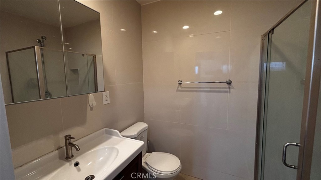 7922 Lindley Property Photo 7