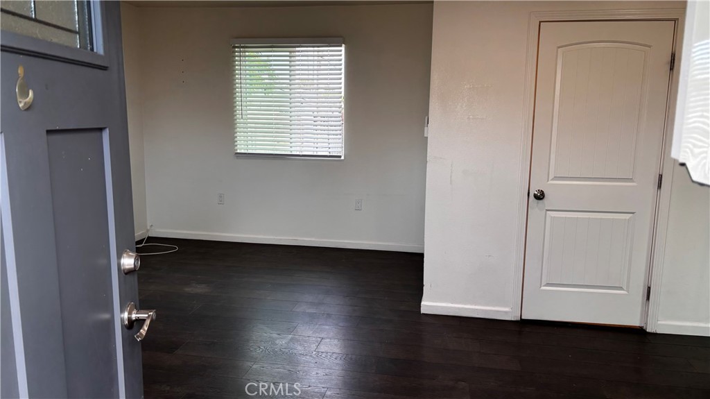 7922 Lindley Property Photo 10