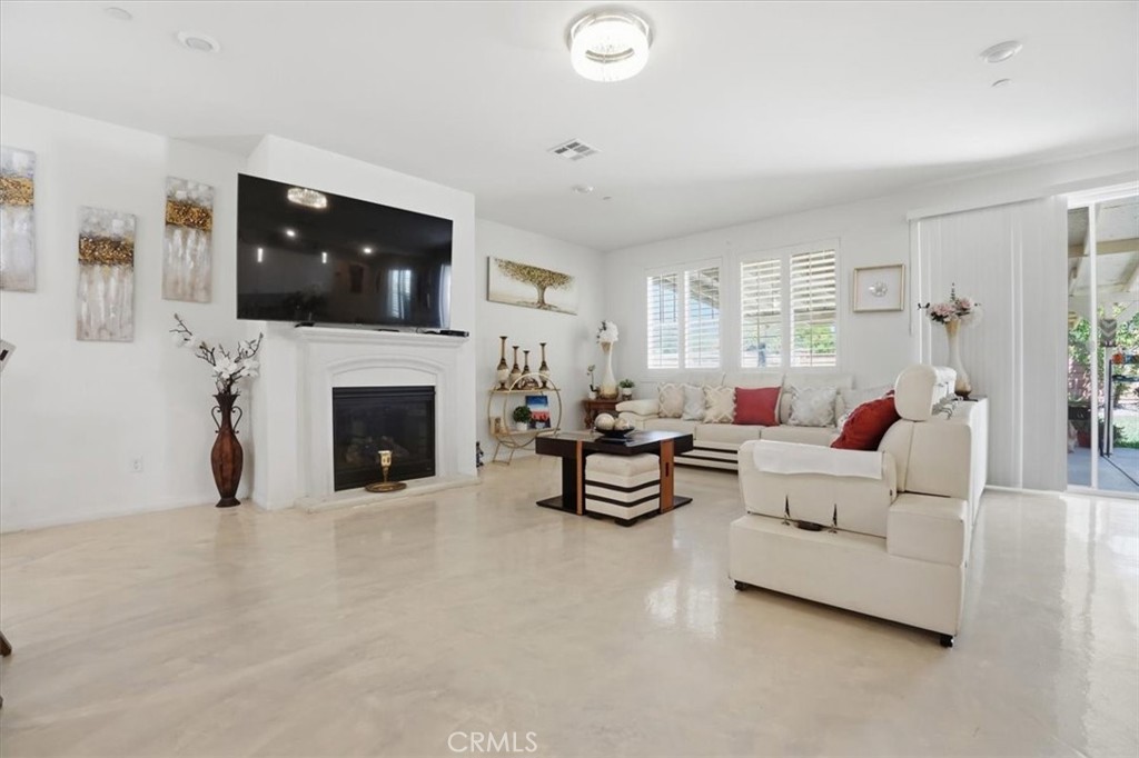 1011 Balsam Street Property Photo 8