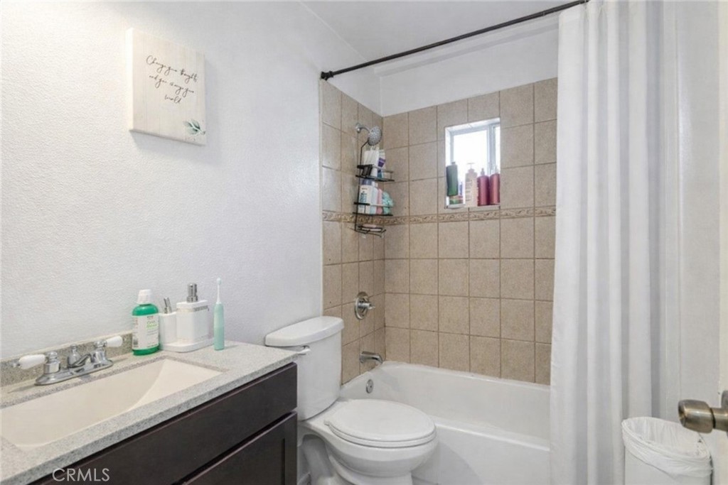 316 W 73rd Property Photo 36
