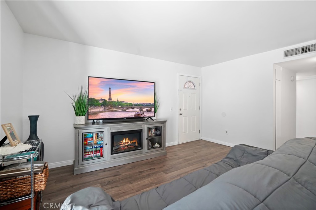 10331 Lindley 150 Property Photo 2