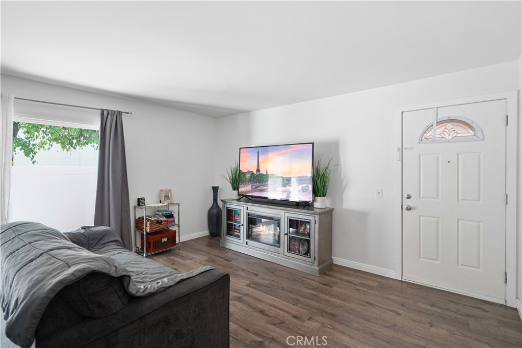 10331 Lindley 150 Property Photo 4