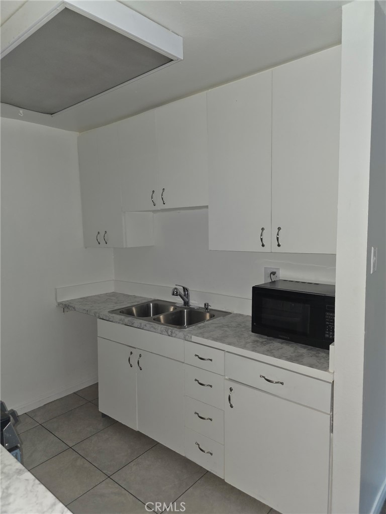 10331 Lindley 150 Property Photo 8