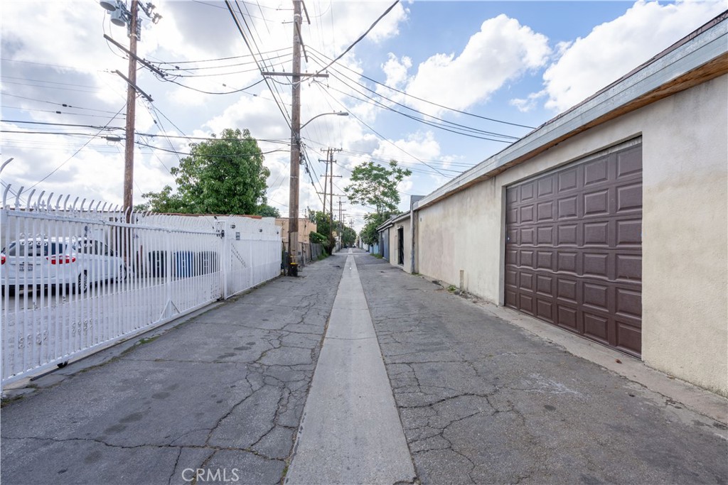 4943 4941 Telegraph Road Property Photo 8