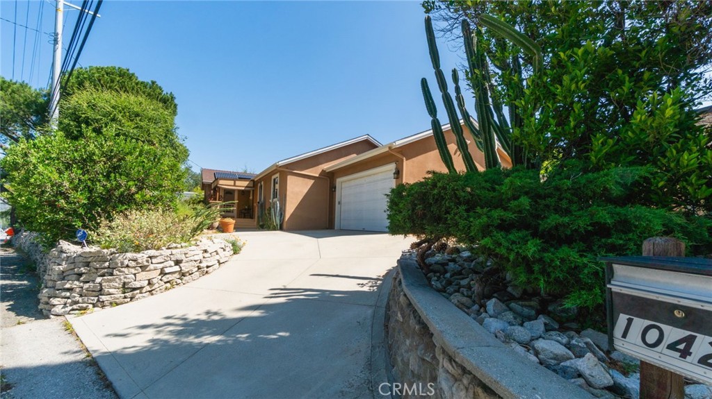 10424 Tujunga Canyon Property Photo 3