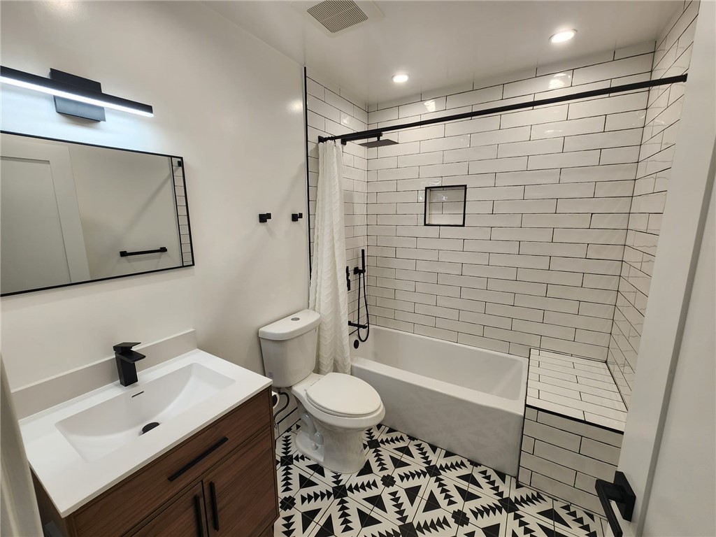 9033 Lindley Avenue Property Photo 11