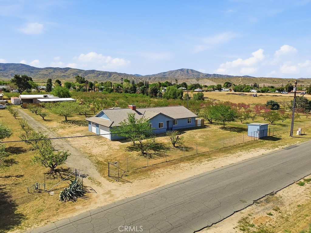 7624 E Avenue U Property Photo 5