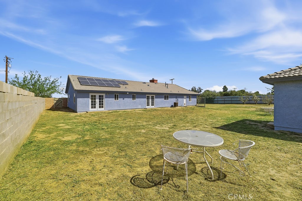 7624 E Avenue U Property Photo 8