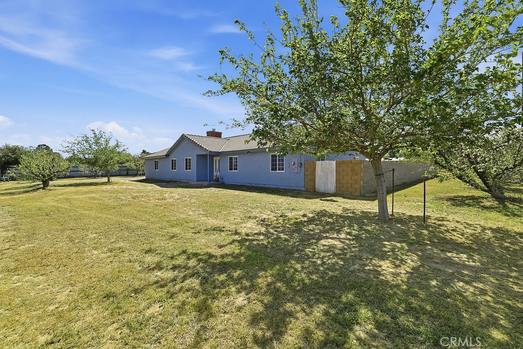 7624 E Avenue U Property Photo 9