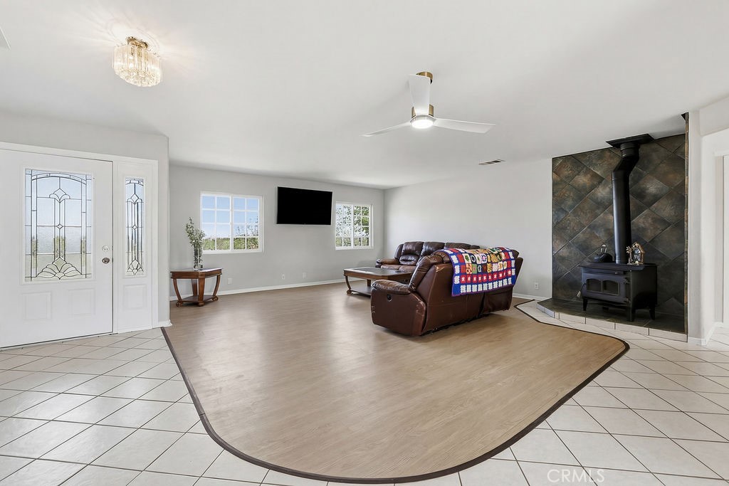 7624 E Avenue U Property Photo 13