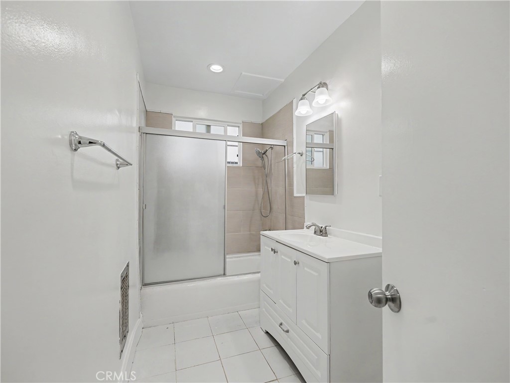 1037 N Curson 2 Property Photo 22