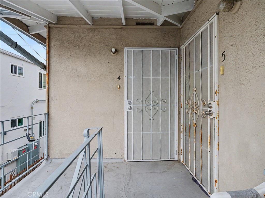 1037 N Curson 4 Property Photo 3