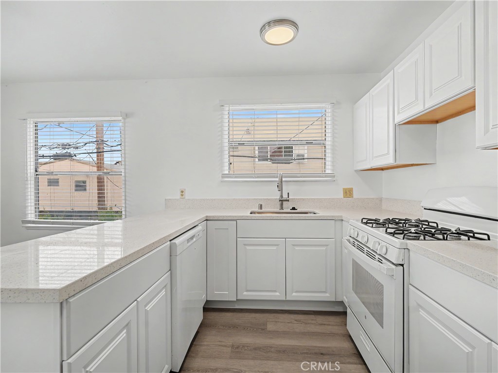 1037 N Curson 4 Property Photo 16