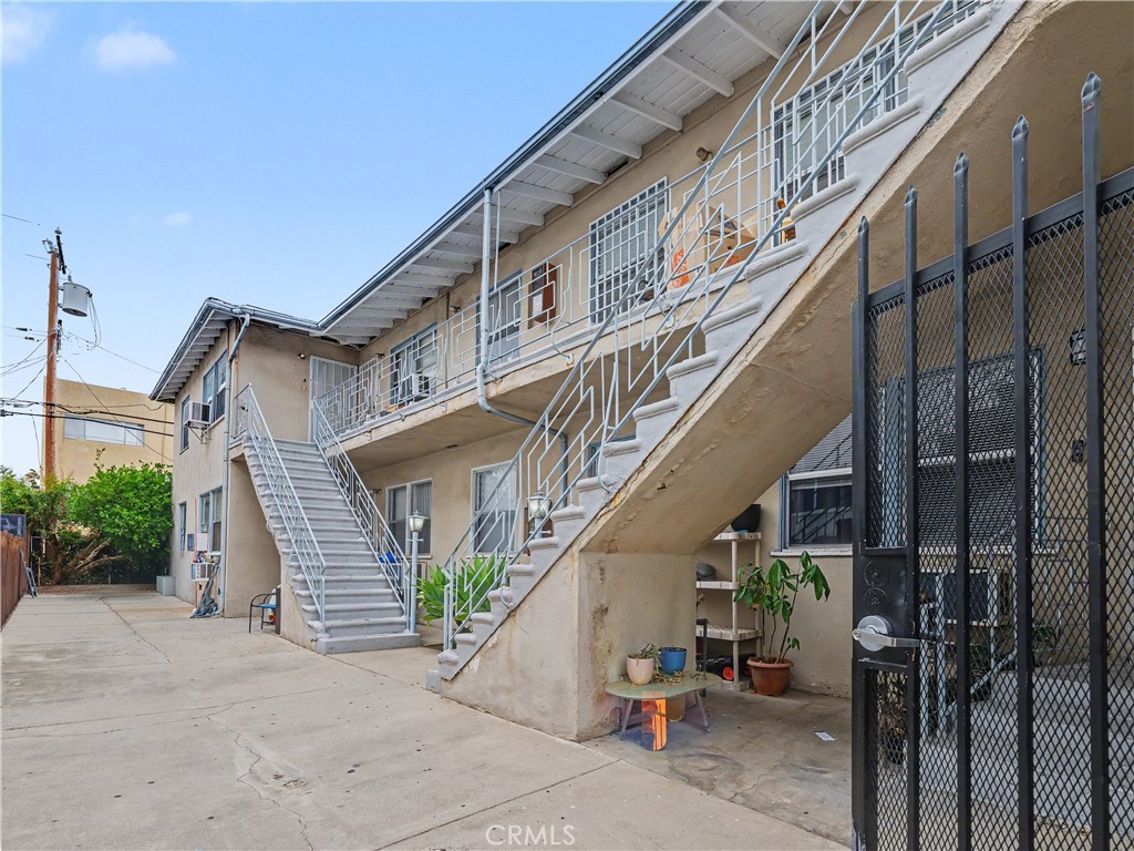 1037 N Curson 4 Property Photo 34