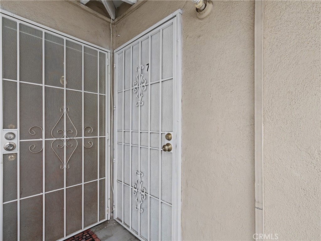 1037 N Curson 7 Property Photo 4