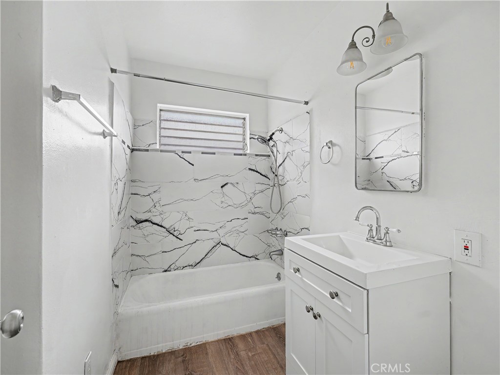 1037 N Curson 7 Property Photo 24