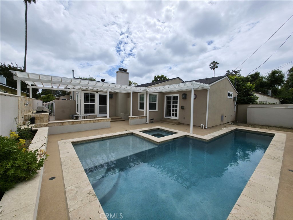 5339 Veloz Avenue Property Photo 1