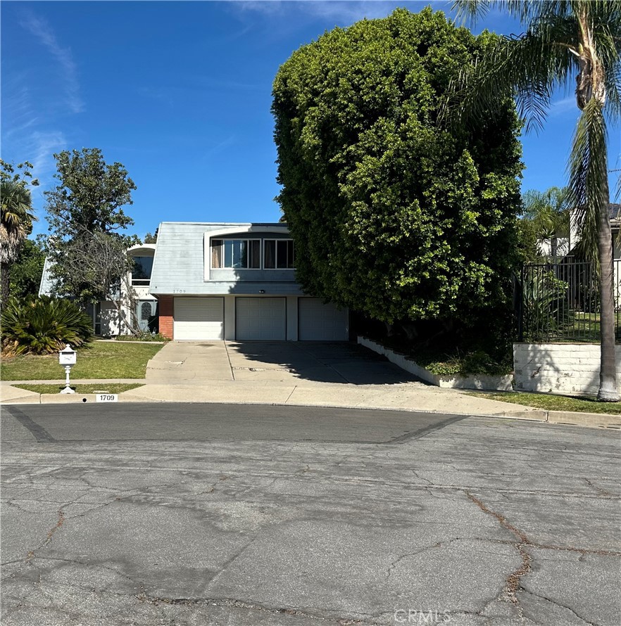 1709 Calavera Property Photo 1