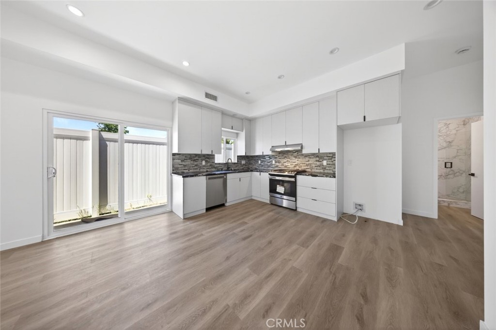 14827 Dearborn Street Property Photo 10