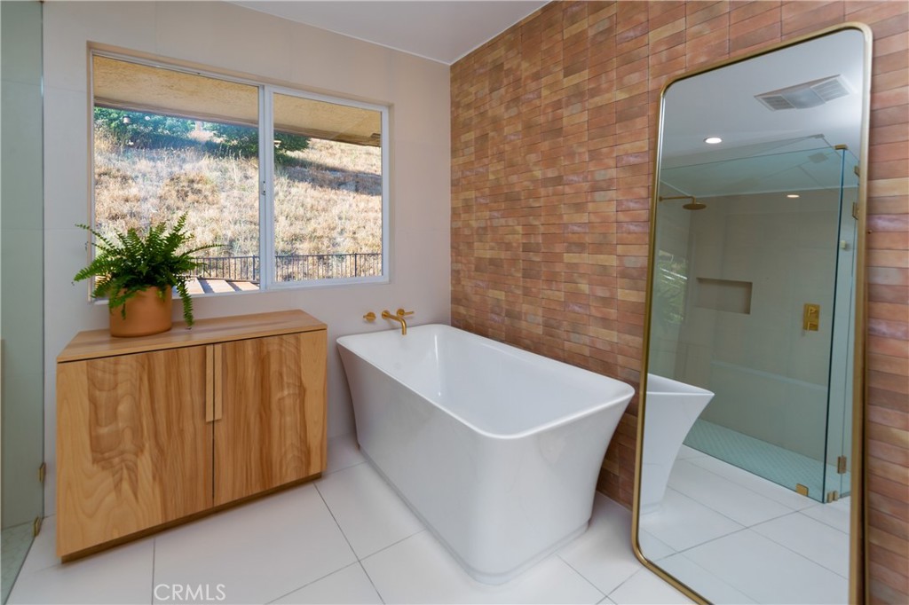 18 Morgan Road Property Photo 13