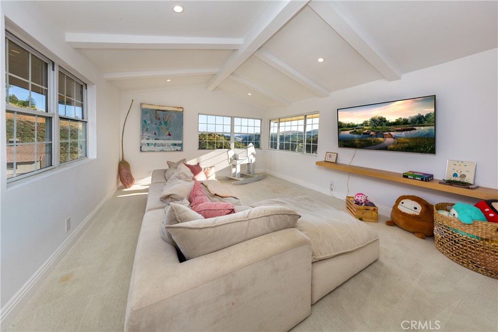 18 Morgan Road Property Photo 29