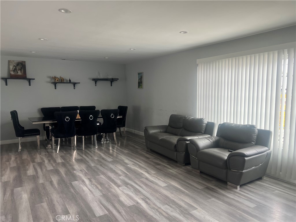 11024 Peoria Street Property Photo 5