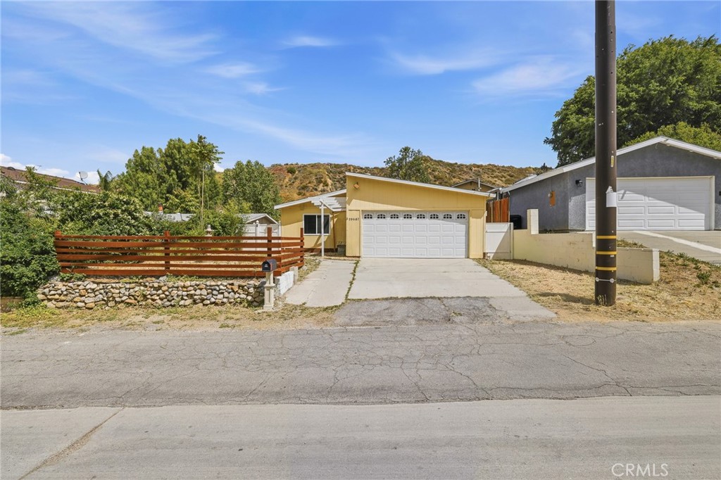 29667 Cromwell Property Photo 1