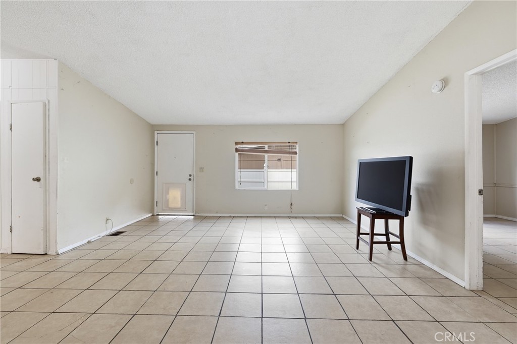 29667 Cromwell Property Photo 2