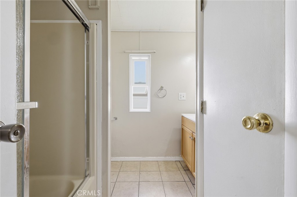 29667 Cromwell Property Photo 8