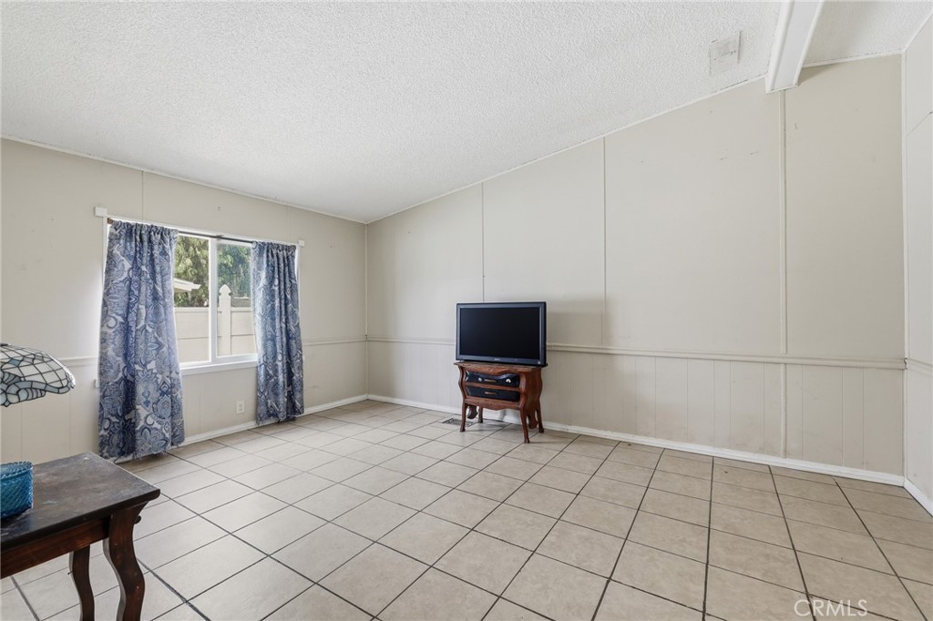 29667 Cromwell Property Photo 9