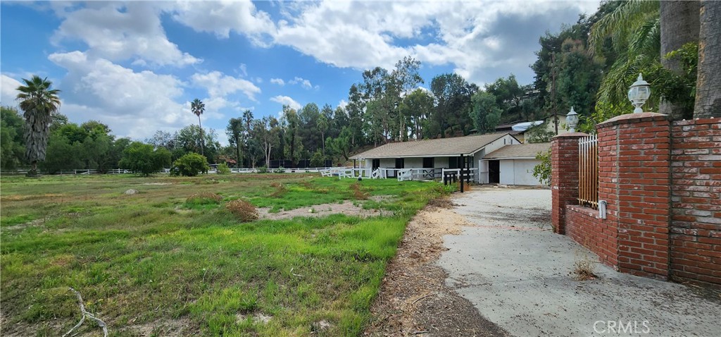 5546 Paradise Valley Road Property Photo 10