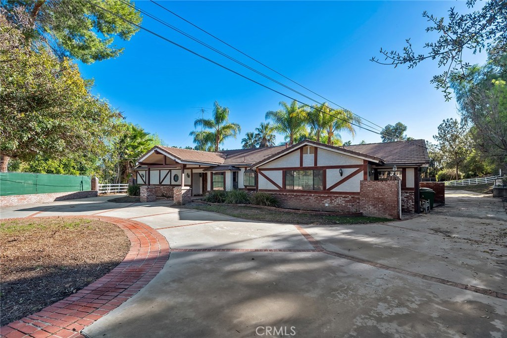 5546 Paradise Valley Road Property Photo 11