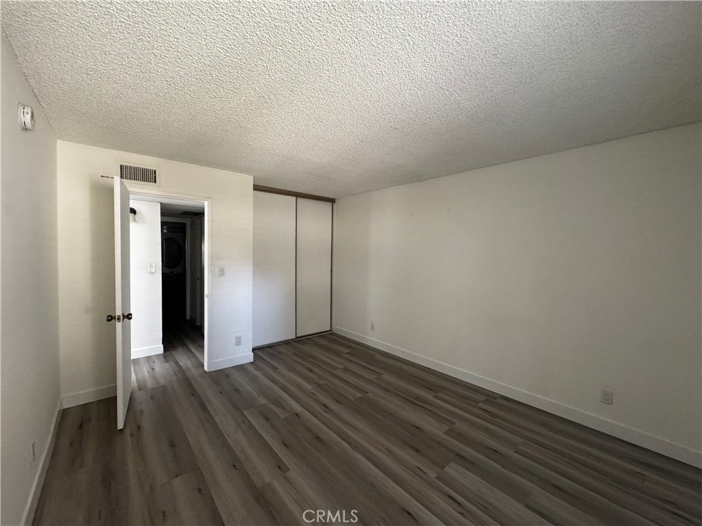 22330 Victory Boulevard 803 Property Photo 8