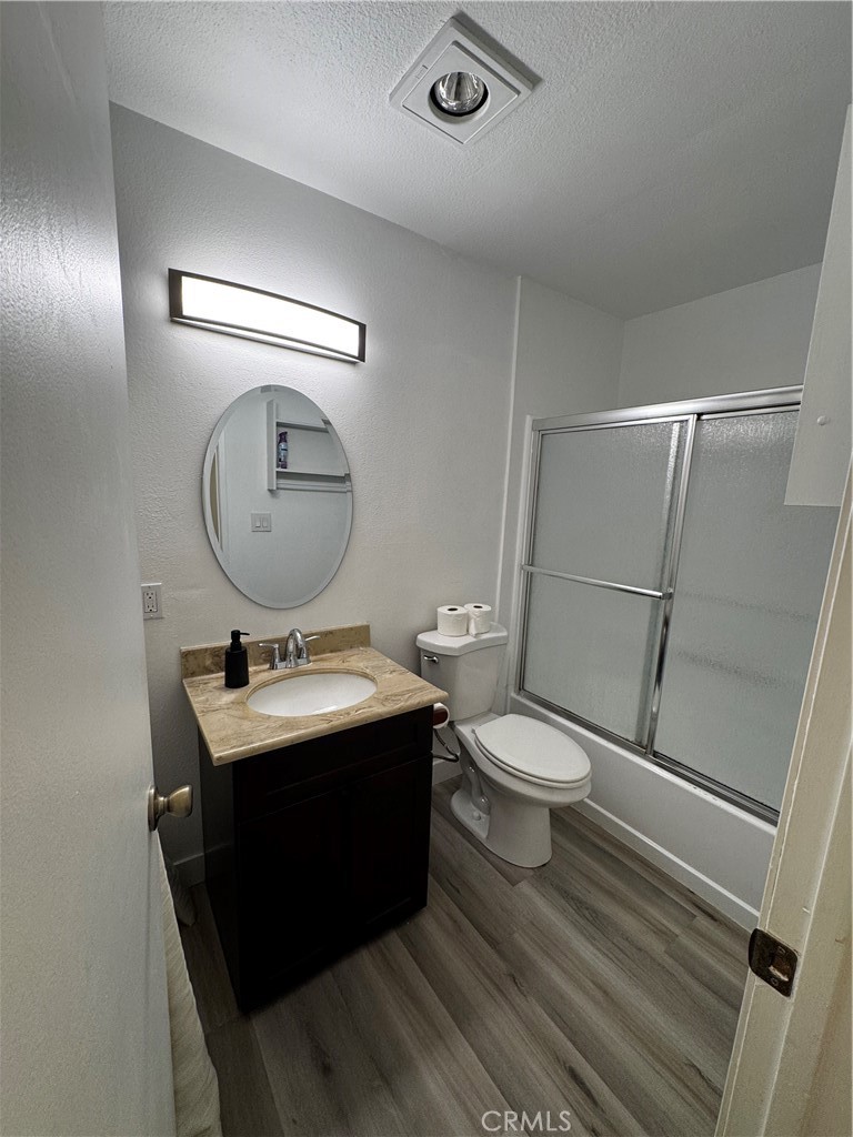 22330 Victory Boulevard 803 Property Photo 15