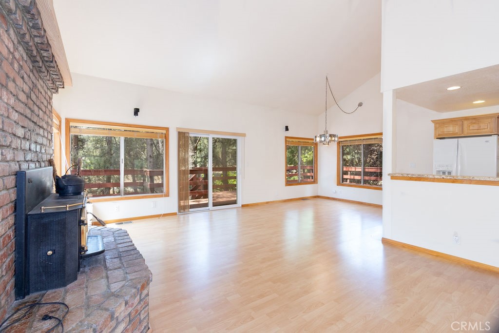 15908 Edgewood Property Photo 4